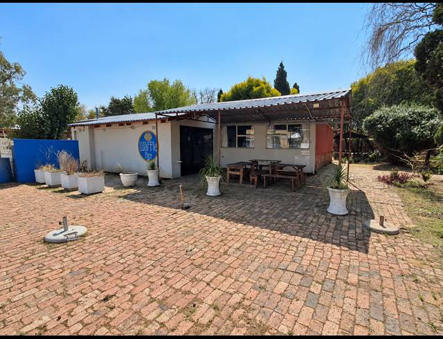 250M² RESTAURANT FOR SALE IN THREE RIVERS